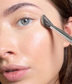 New CAIA Cosmetics ANGLED CONCEALER BRUSH F22