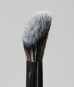 New CAIA Cosmetics ANGLED CONCEALER BRUSH F22