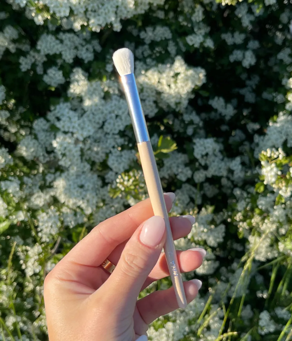 Sale CAIA Cosmetics FLAT BLENDING BRUSH 19