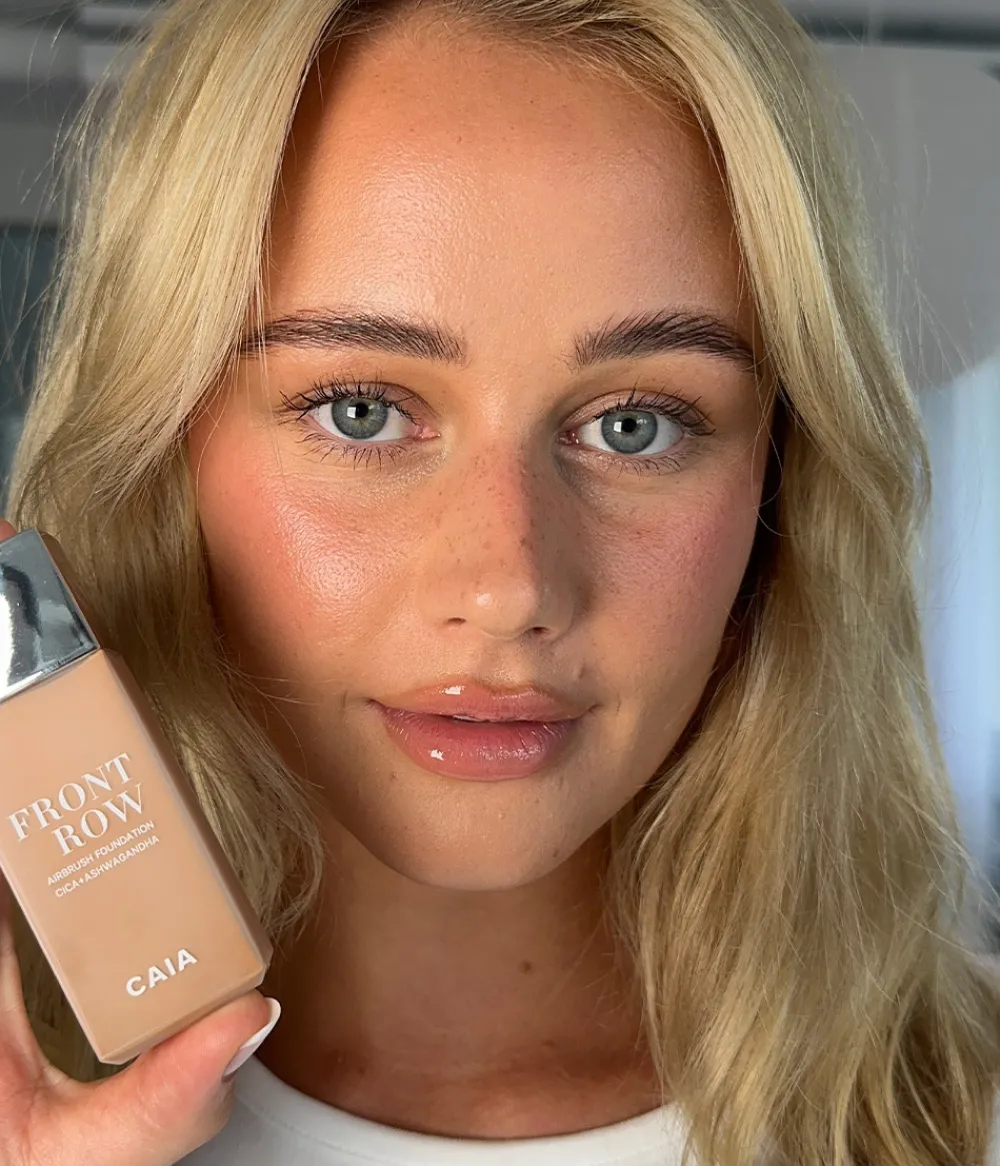 Clearance CAIA Cosmetics FRONT ROW FOUNDATION