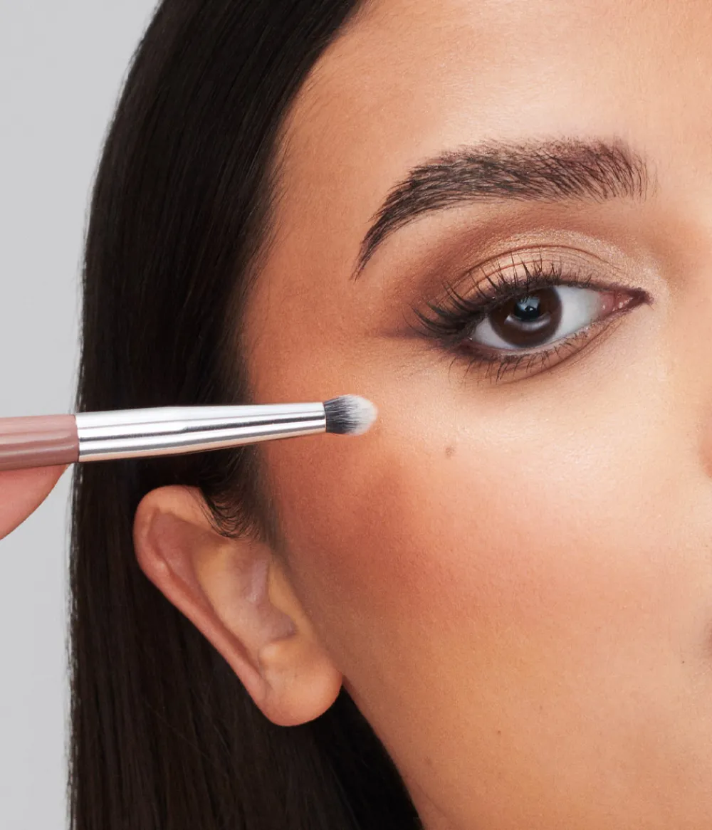 Hot CAIA Cosmetics PRECISION BULLET CREASE BRUSH 02