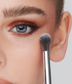 New CAIA Cosmetics PRECISION CREASE BRUSH 06