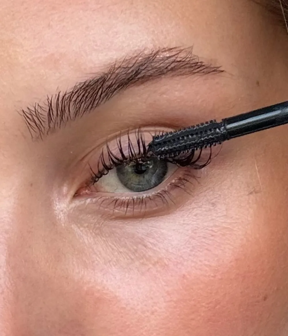 New CAIA Cosmetics VANZ VA VA VOLUME
